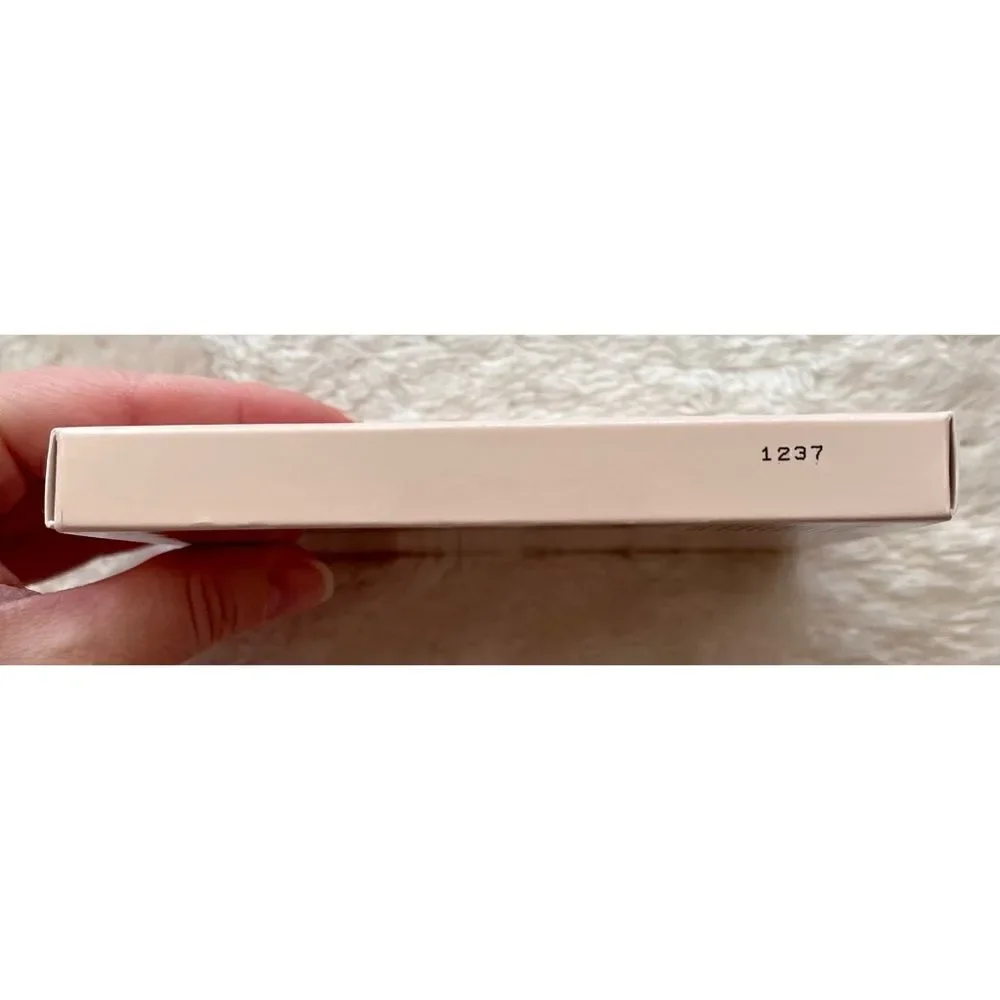 NIB Persona Cosmetics  Identity Two Eyeshadow Palette